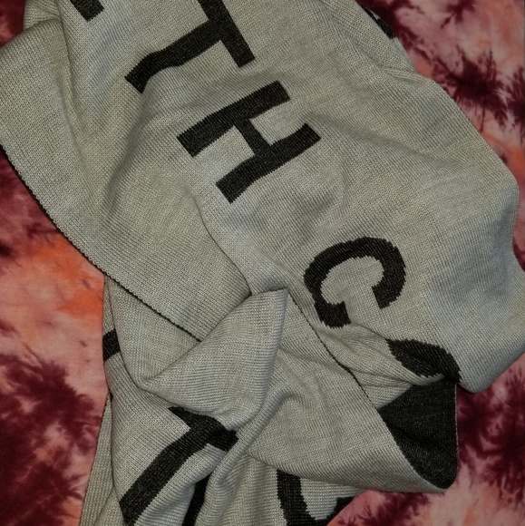 Beanie and infinity scarf set - Picture 2 of 6